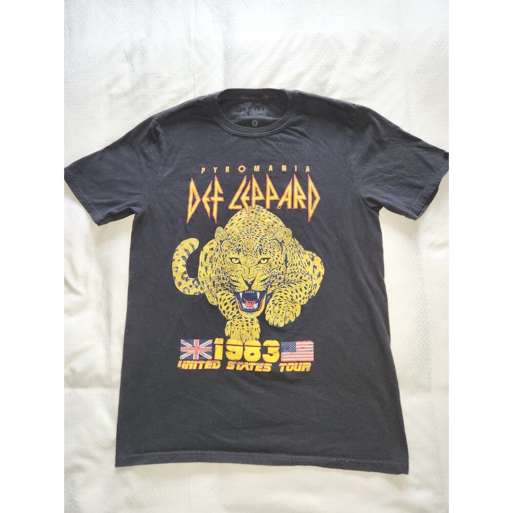 Def Leppard T-Shirt Mens Size M Black Pyromania 1983 Tour Graphic Rock Band Tee